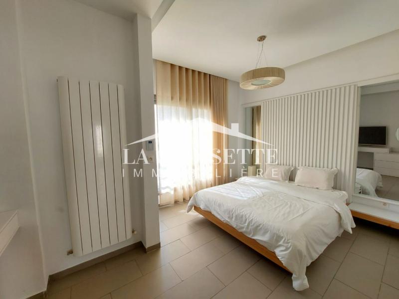 Triplex S+3 avec piscine à Gammarth